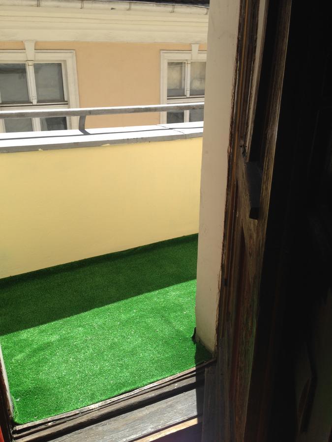 Frolic Goats Hostel ポズナン エクステリア 写真