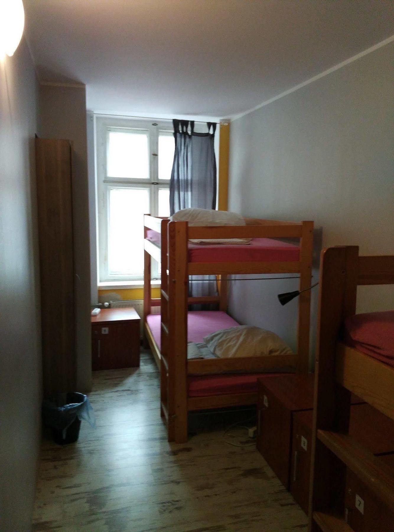 Frolic Goats Hostel ポズナン エクステリア 写真